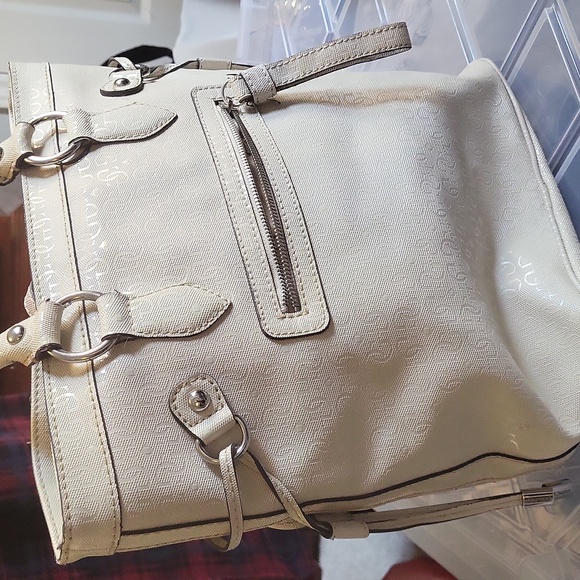 Guess Bag - Picture 2 of 2